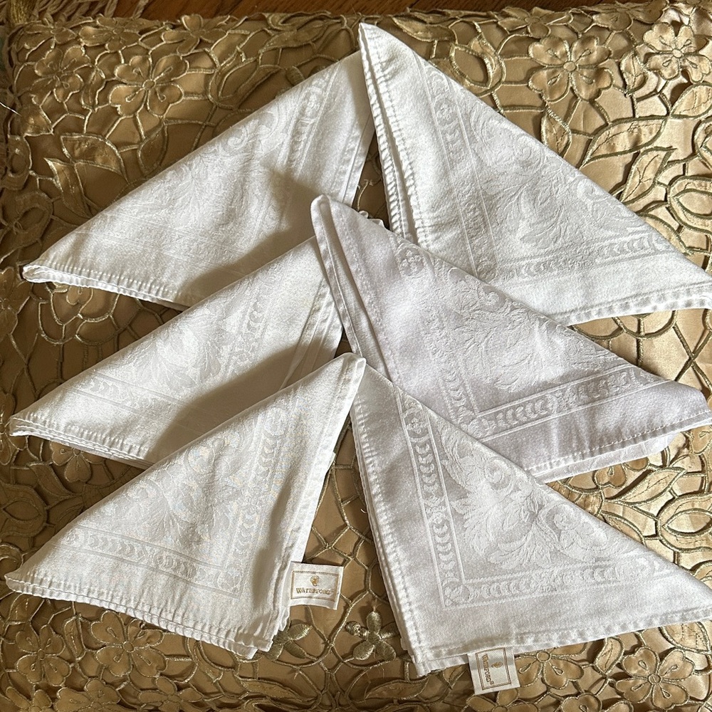 NEW WATERFORD 6 WHITE DAMASK NAPKINS - Picture 9 of 9